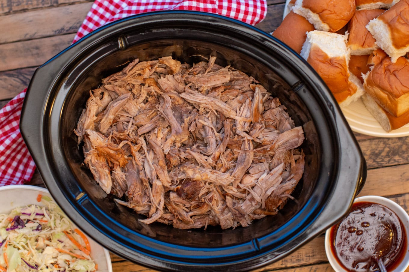pulled pork in slow cooker ready to serve