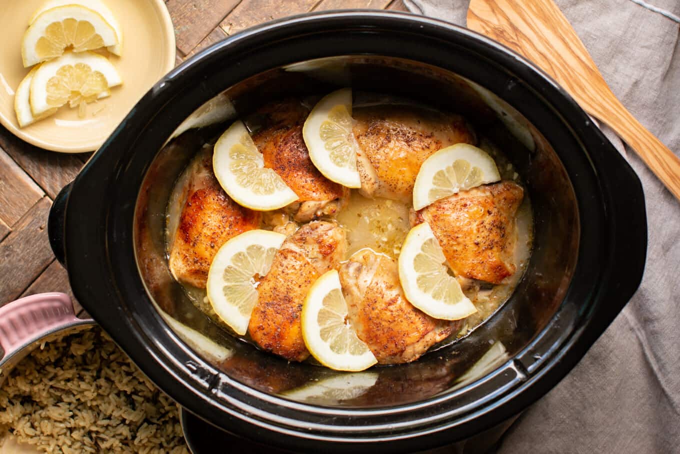 https://www.themagicalslowcooker.com/wp-content/uploads/2014/09/lemon-pepper-chicken_-4.jpg