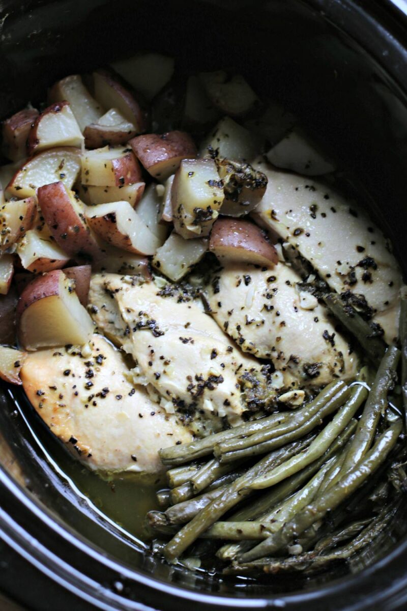 Slow Cooker Seasoned Chicken, Potatoes and Green Beans
