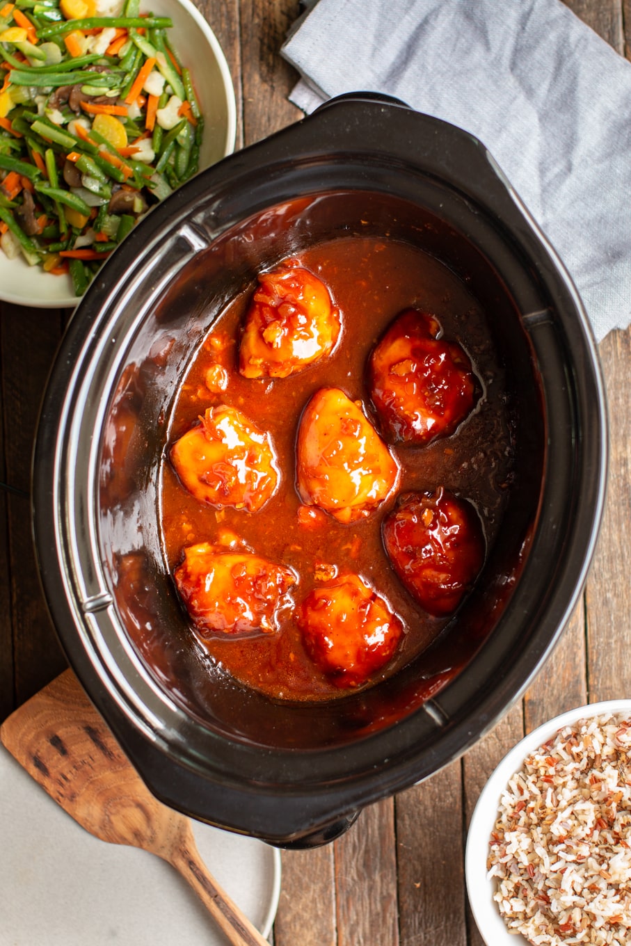 7 chicken thighs in apricot sauce in slow cooker