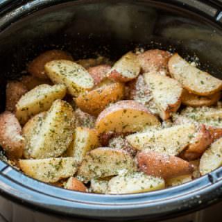 Slow Cooker Garlic Parmesan Potatoes The Magical Slow Cooker