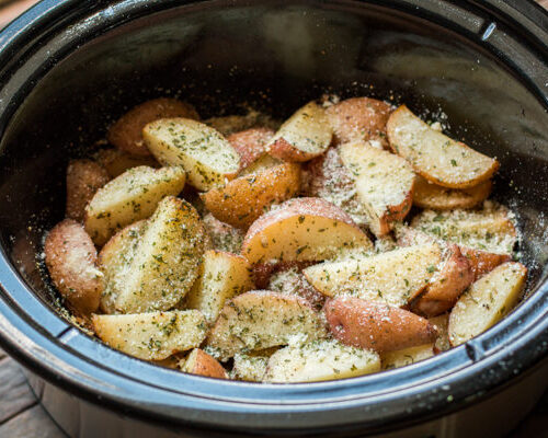 Slow Cooker Garlic Parmesan Potatoes The Magical Slow Cooker