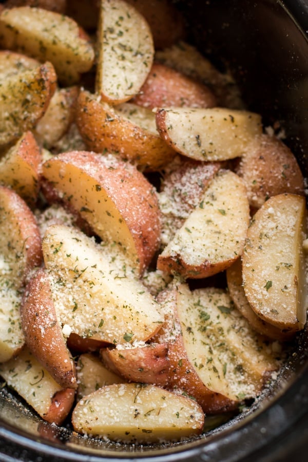 Slow Cooker Garlic Parmesan Potatoes - The Magical Slow Cooker