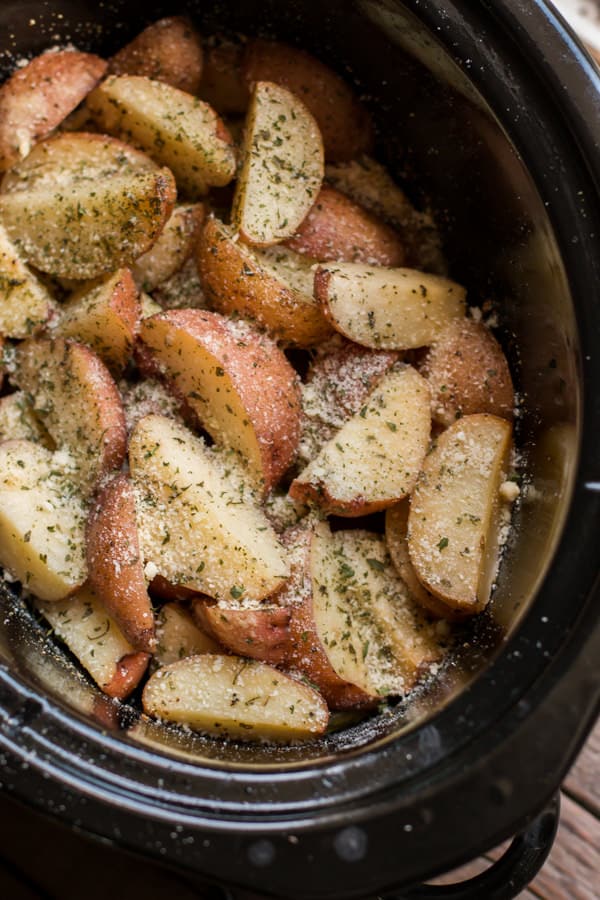 slow cooker garlic parmesan potatoes