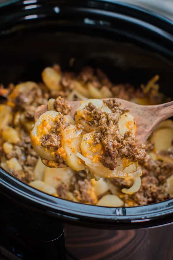 Slow Cooker Beef and Potato Au Gratin