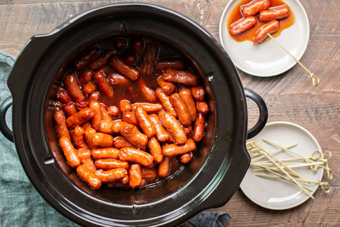 Slow Cooker Molasses Barbecue Little Smokies