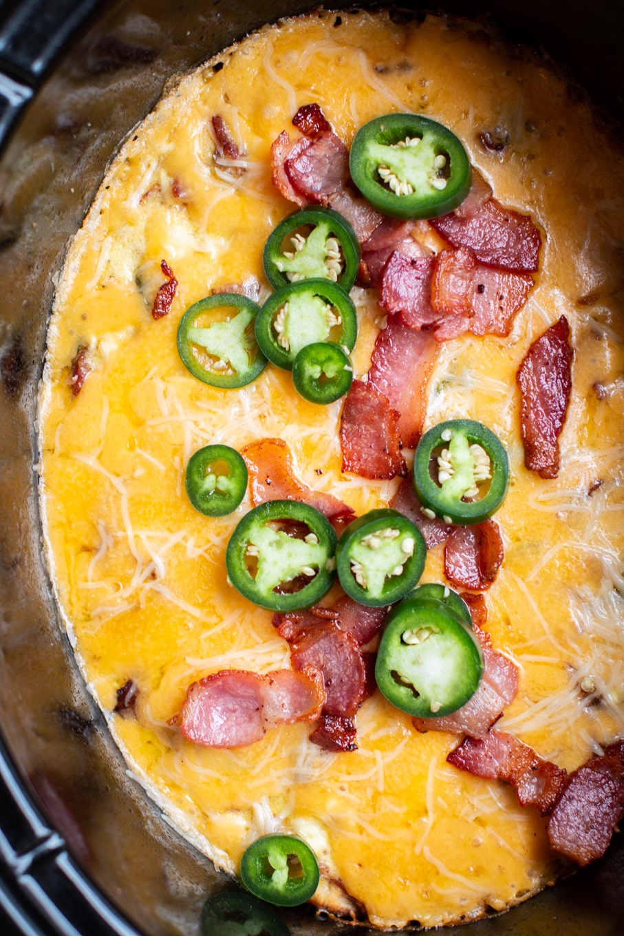 close up of bacon jalapeno crustless quiche.