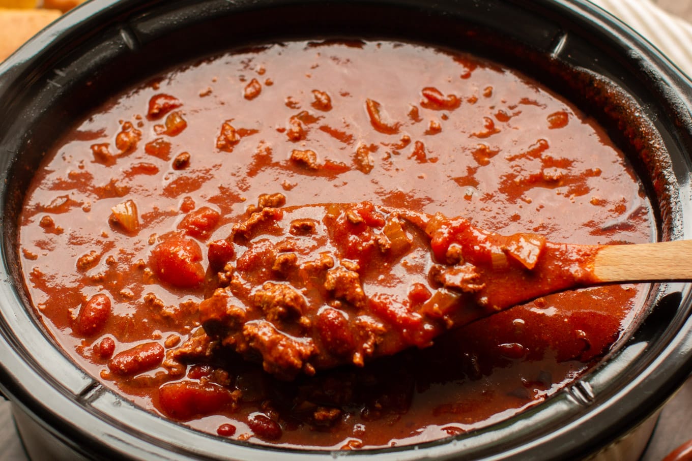 Slow Cooker V8 Chili The Magical