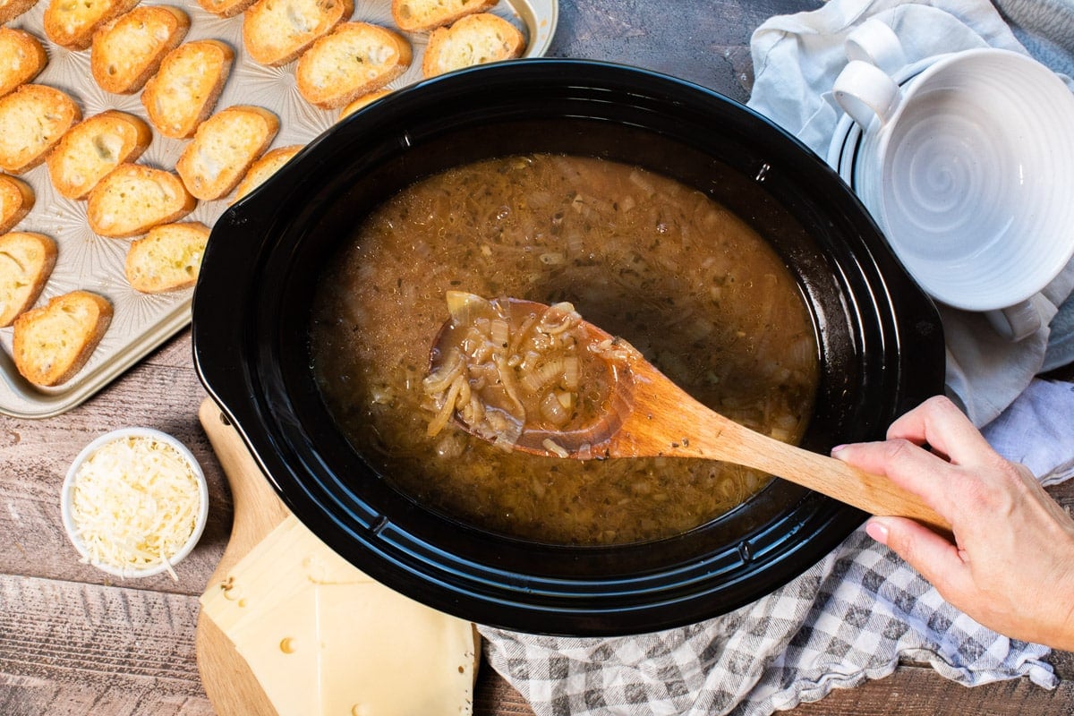 french onion soup in slow cooker