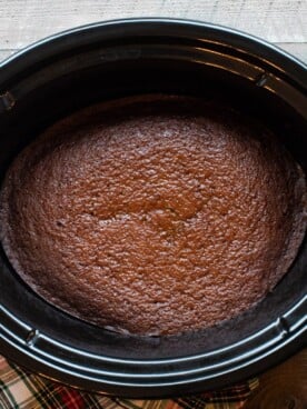 finished cooking gingerbread cake in slow cooker