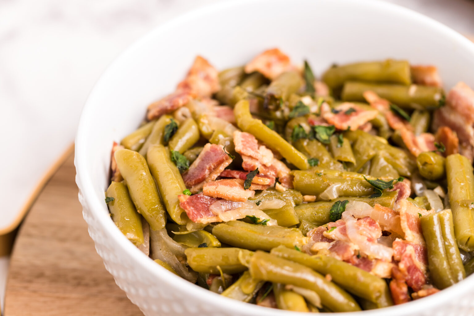 Slow Cooker Green Beans & Bacon Recipe {Easy Side} The Magical Slow