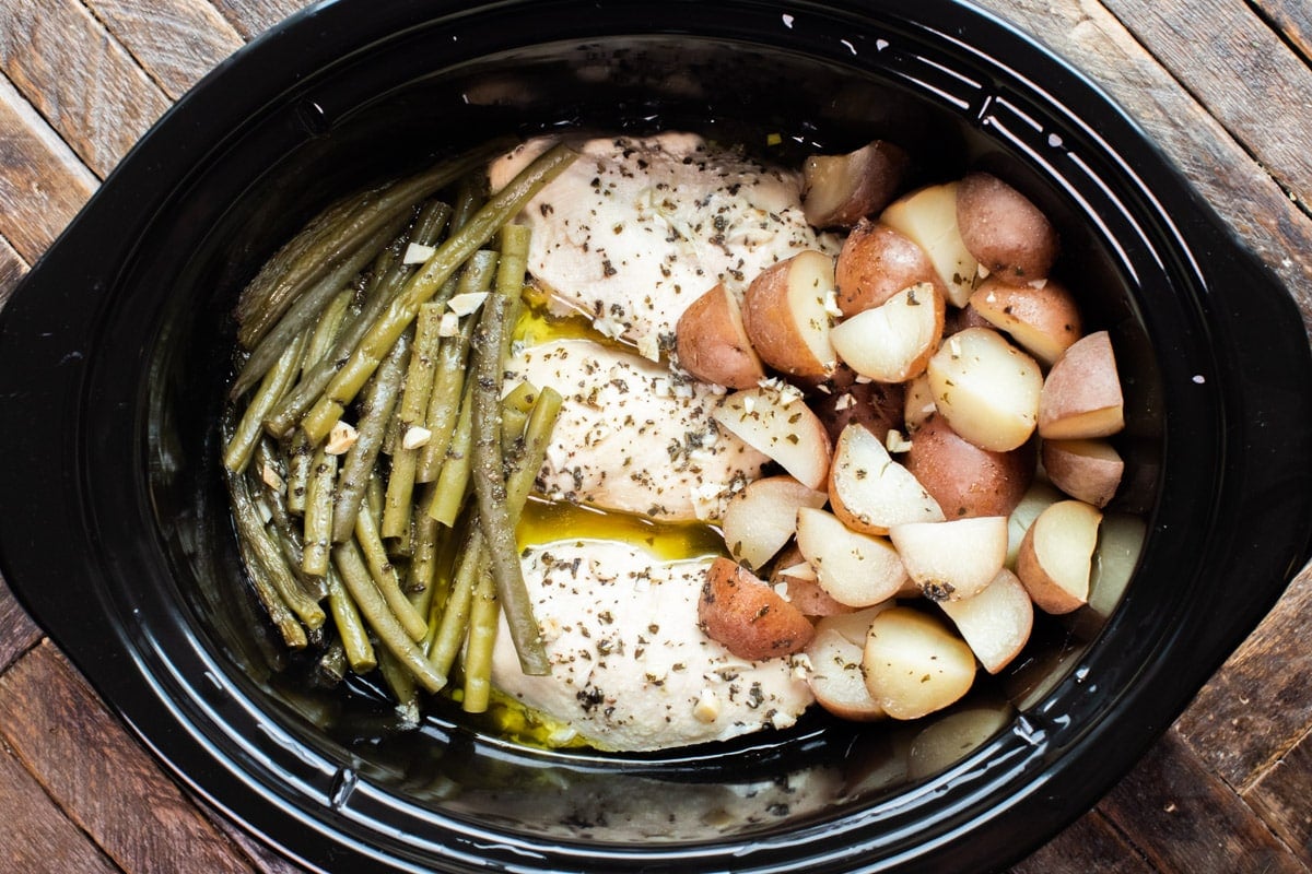 Slow Cooker Ranch Chicken and Red Potatoes - The Magical Slow Cooker