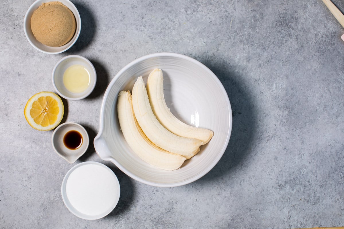 bananas in a bowl
