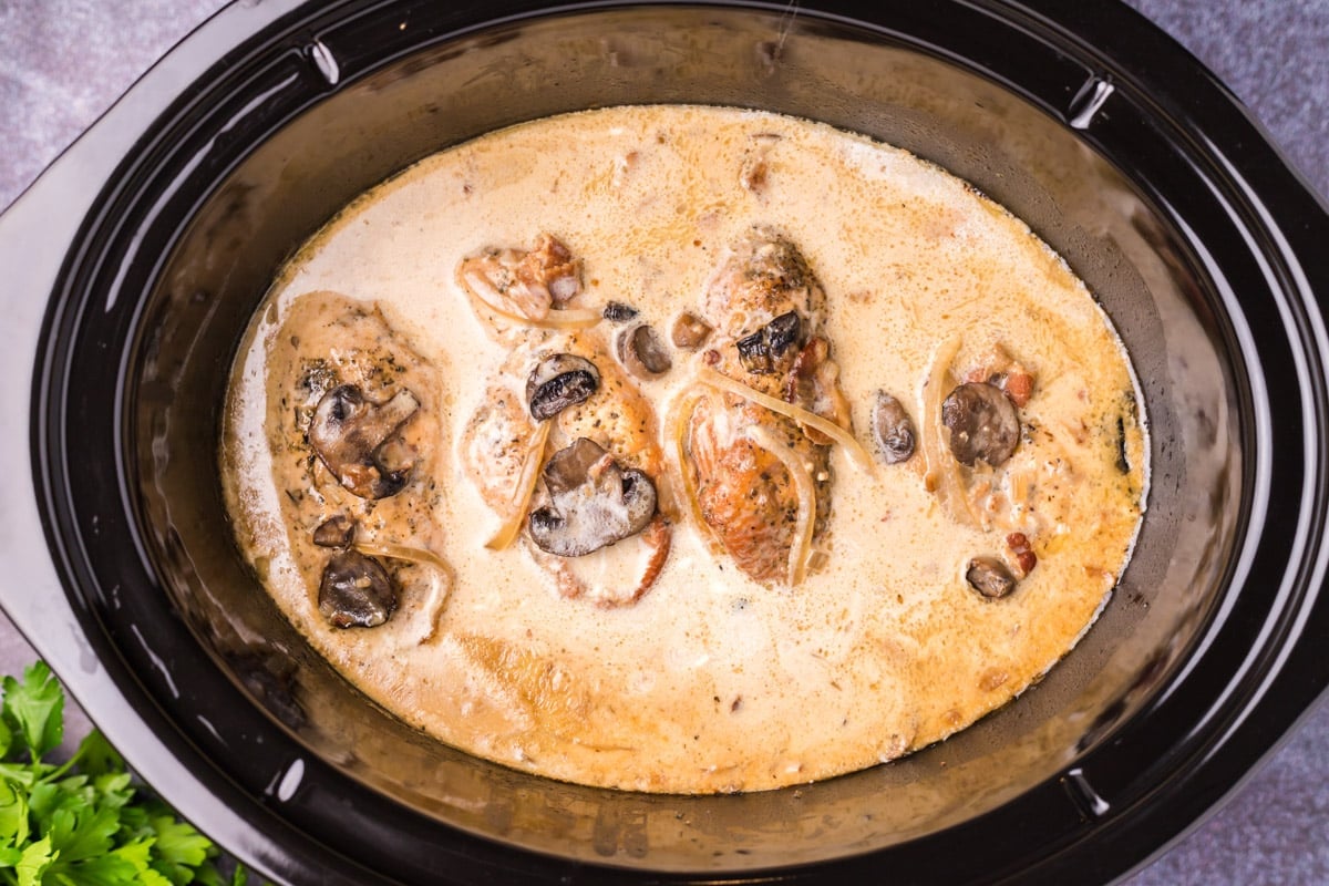 chicken marsala in slow cooker with heavy cream added