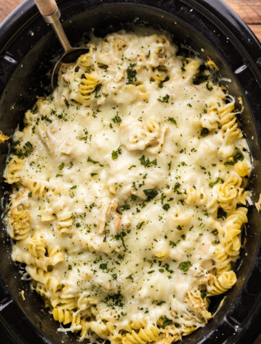 close up of pesto chicken pasta