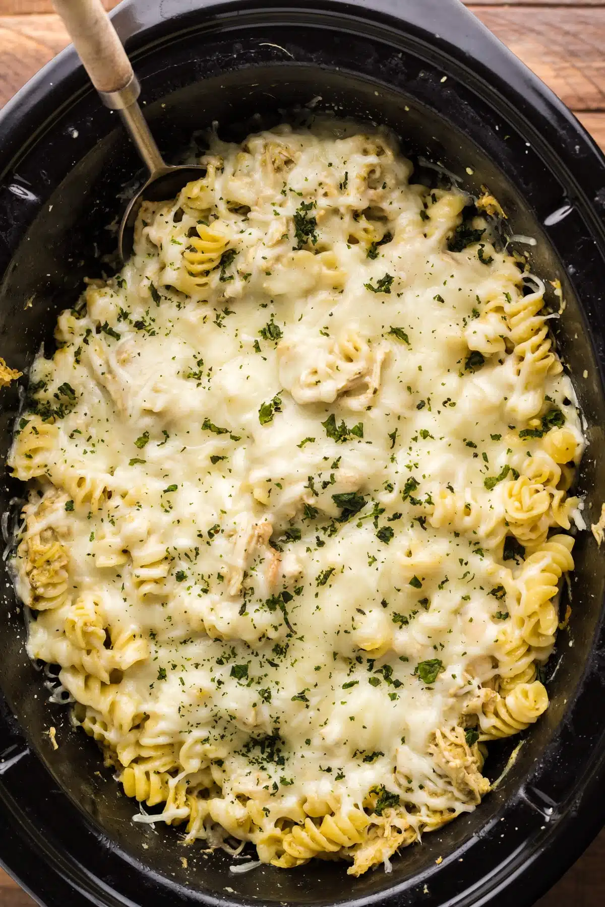 Slow Cooker Pesto Mozzarella Pasta