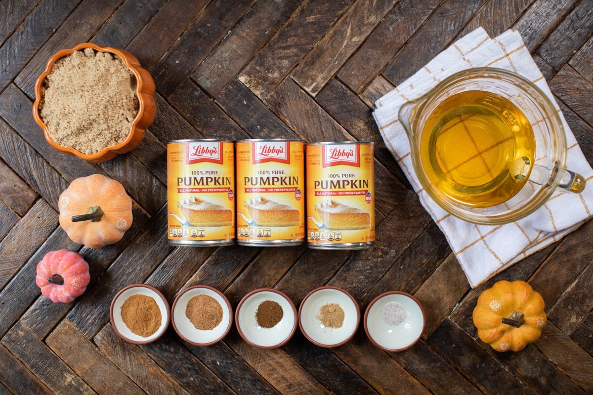 ingredients for pumpkin butter on table