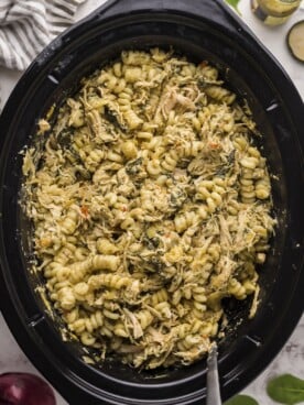 chicken spinach artichoke chicken pasta in crockpot