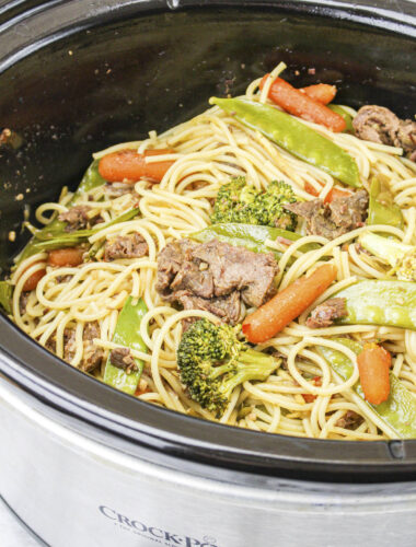 beef chow mein in slow cooker, lots of vegetables