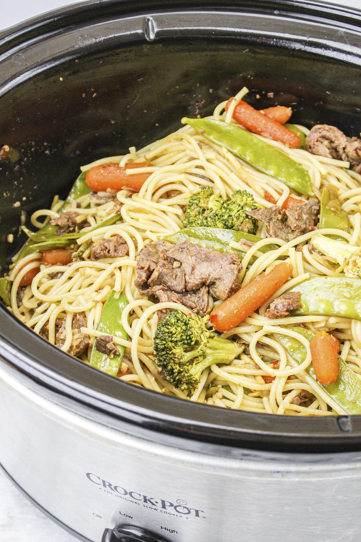 beef chow mein in slow cooker, lots of vegetables