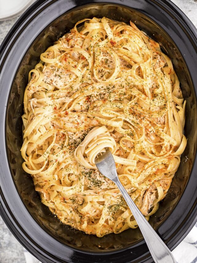 Slow Cooker Cajun Chicken Fettuccine Alfredo