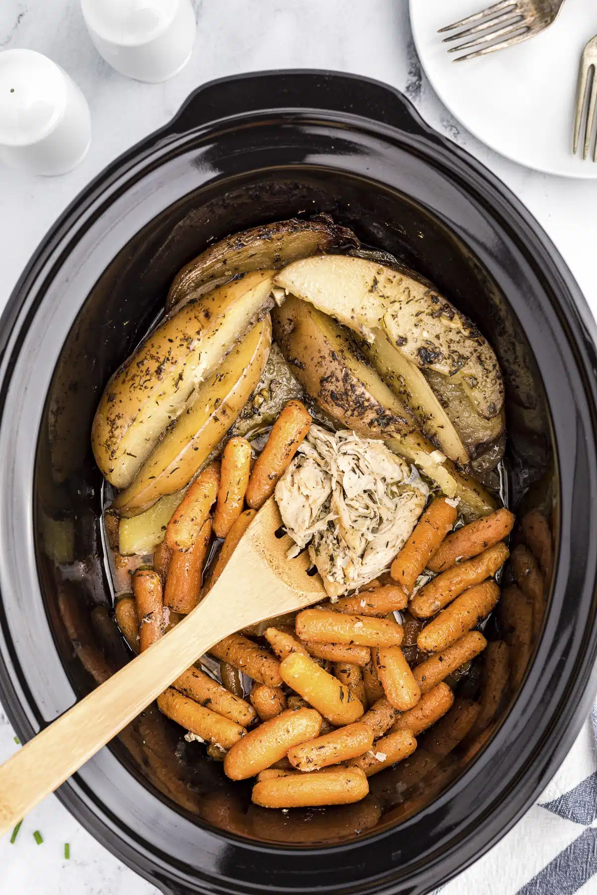 Slow Cooker Garlic Butter Chicken and Veggies