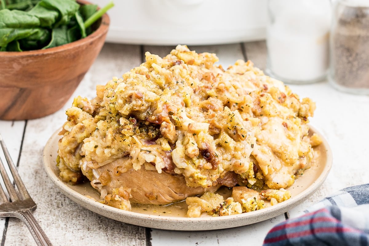 Plate of chicken cordon bleu.