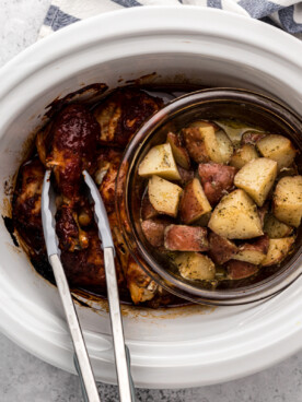 cooked chicken drumsticks with ranch potatoes.