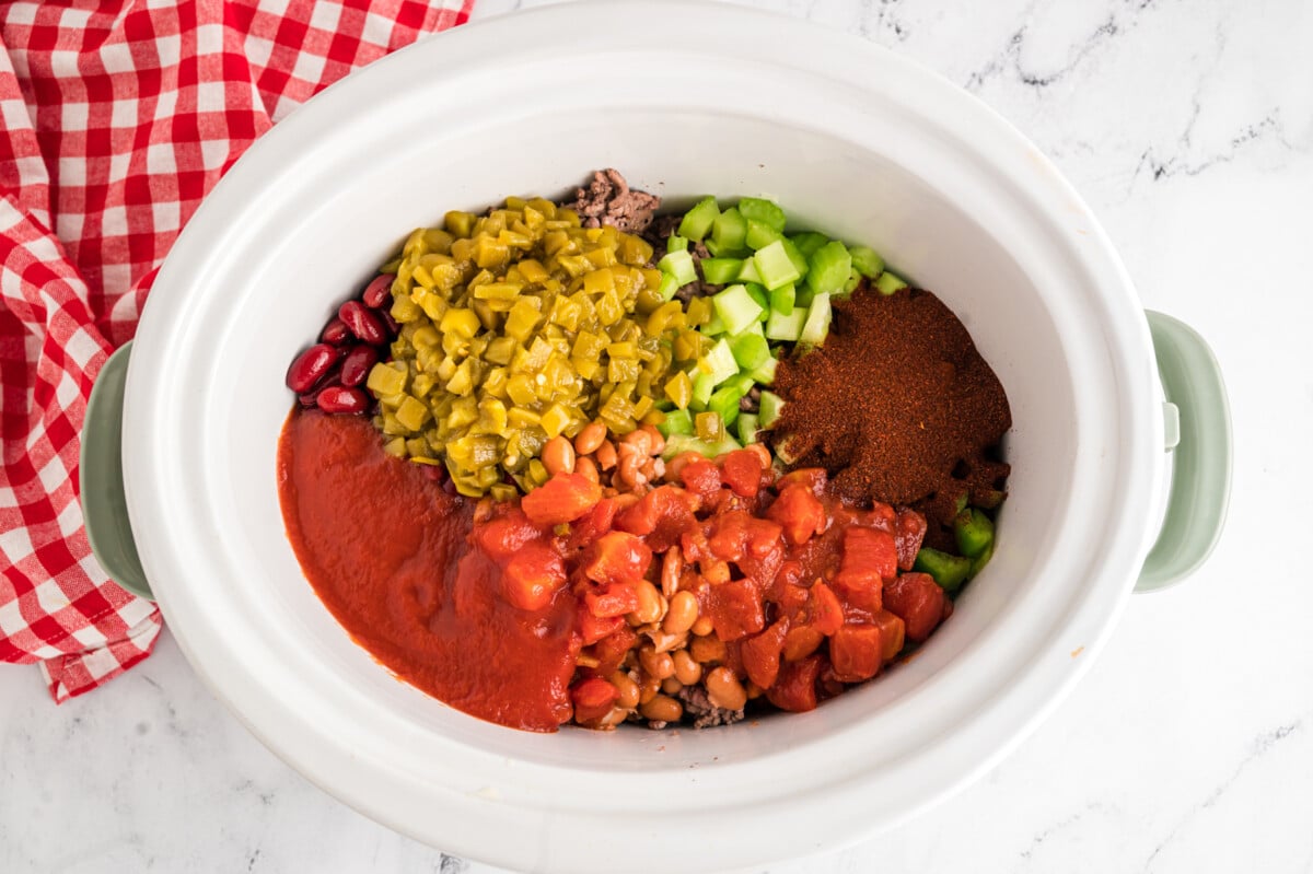 ingredients for wendy's chili in the slow cooker