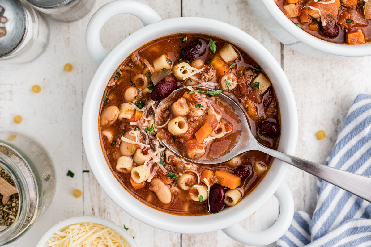 Slow Cooker Pasta Fagioli Soup - The Magical Slow Cooker