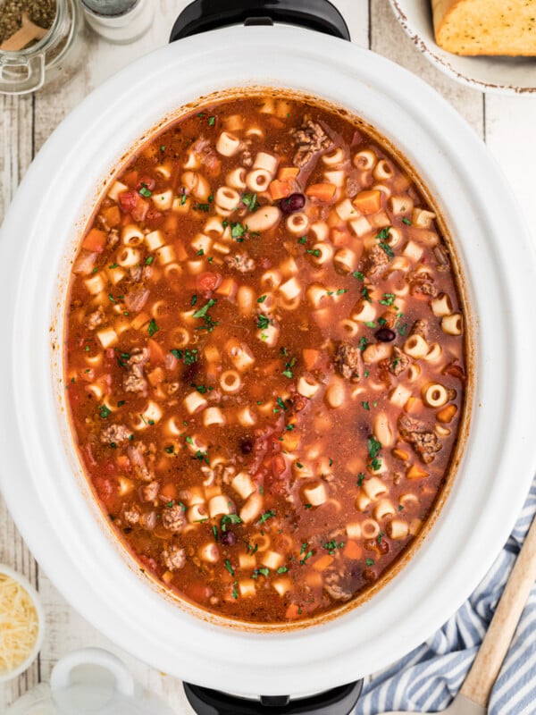 Pasta fagoli soup in a slow cooker.