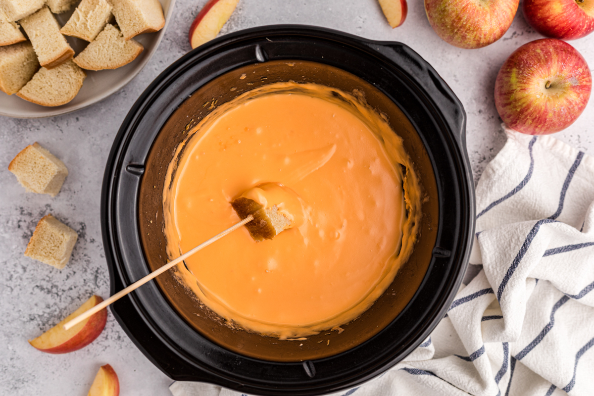 Potluck Bread Pot Fondue Recipe: How to Make It