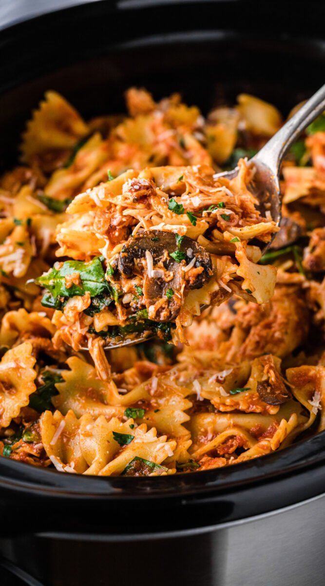 long image of slow cooker chicken bacon pasta.