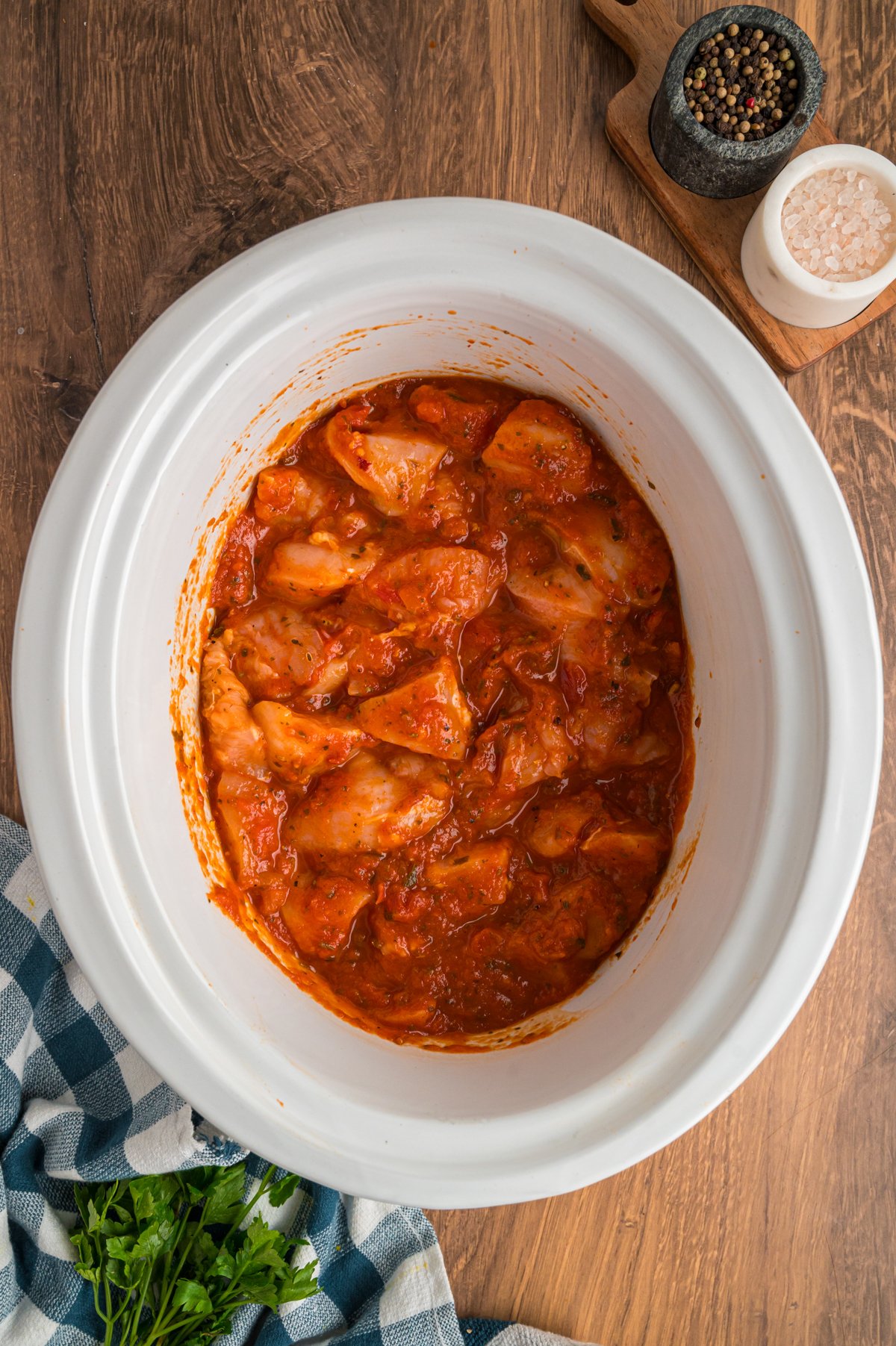 chicken mixed with marinara sauce.