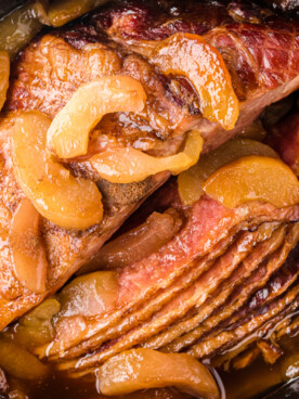 overhead shot of slow cooker apple and clove ham.