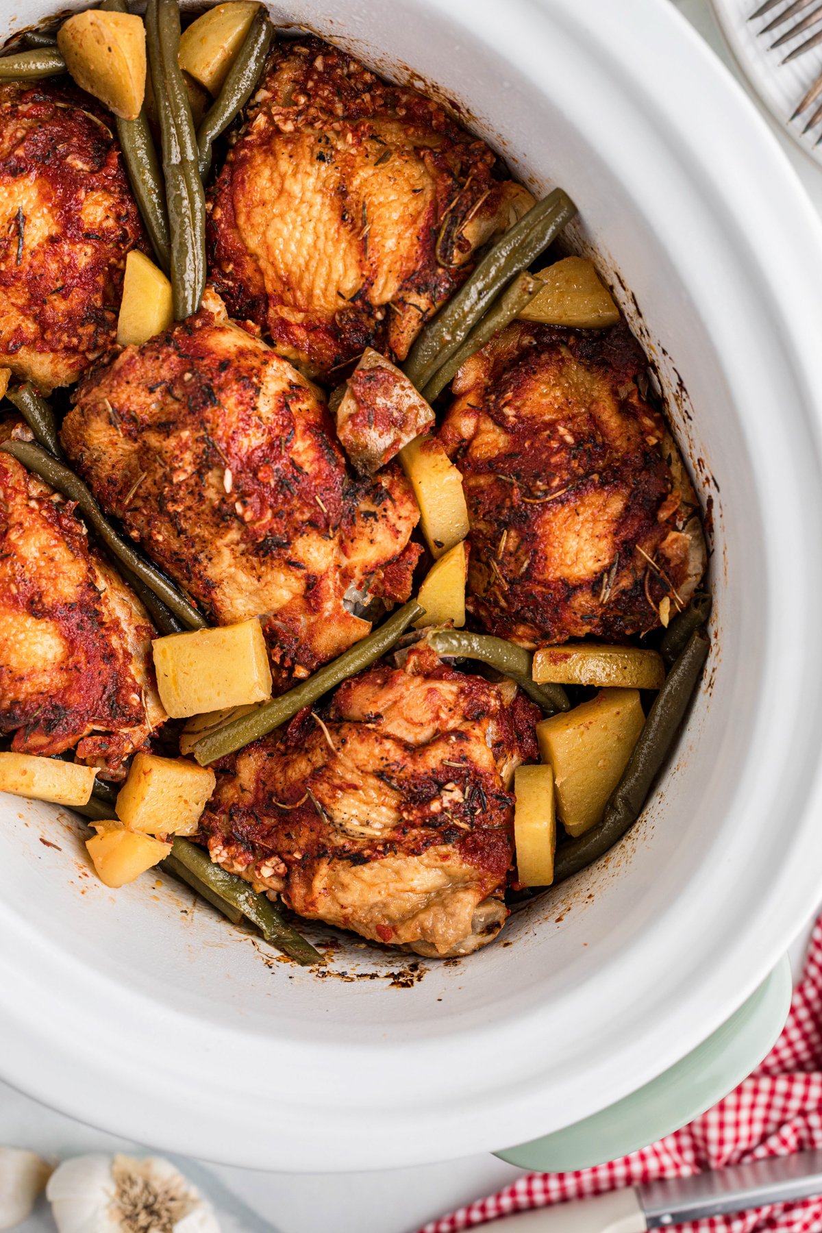 Slow cooker full chicken dinner in a crockpot.