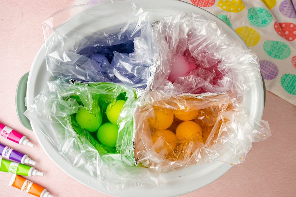 How to Dye Easter Eggs in a Crockpot